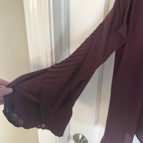 Entro Plum Cold Shoulder Top - Picture 5 of 7